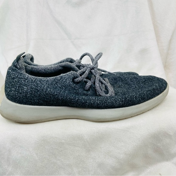 Allbirds mens gray wool runners. Size 10 - Picture 2 of 5